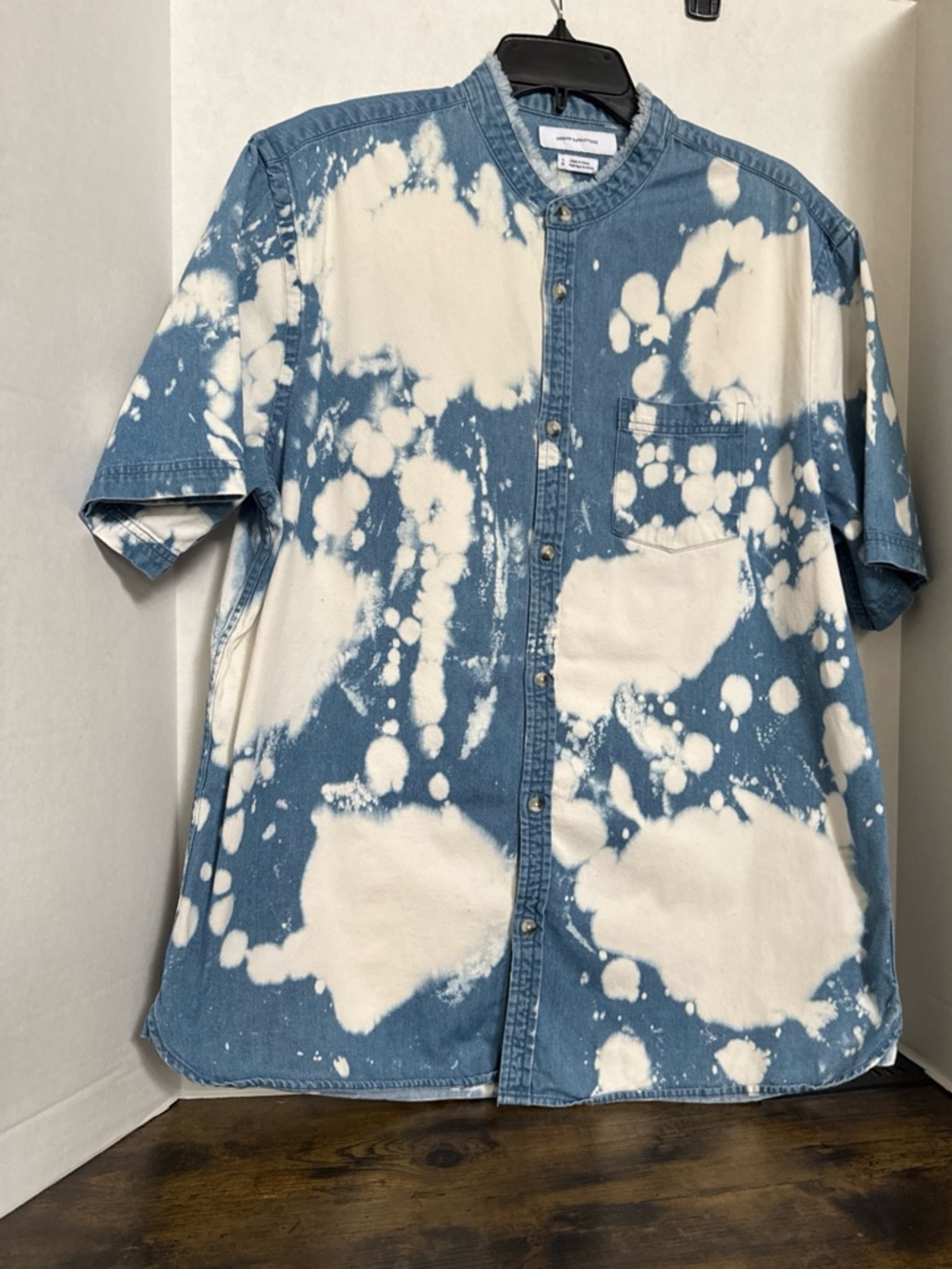 Urban Outfitters Men’s  Bleached Blotched Denim Button-down Tie  Dye Blue Large